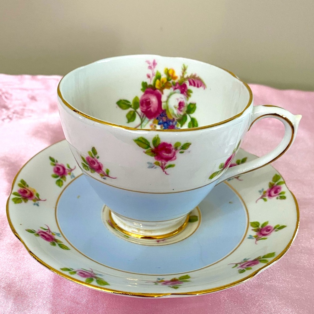 EUC VTG ROYAL STANDARD BONE CHINA TEACUP AND SAUCER WITH A BLUE BAND AND FLORALS